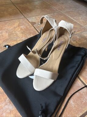 Burju Ankle-Strap Dance Sandals in Light Beige